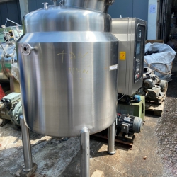 Máy Sấy Trộn Hạt Nhựa 1